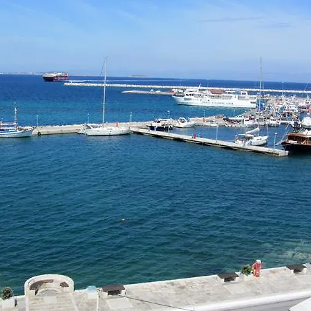 Coronis Hotel 2*