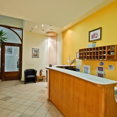Coronis Hotel 2*