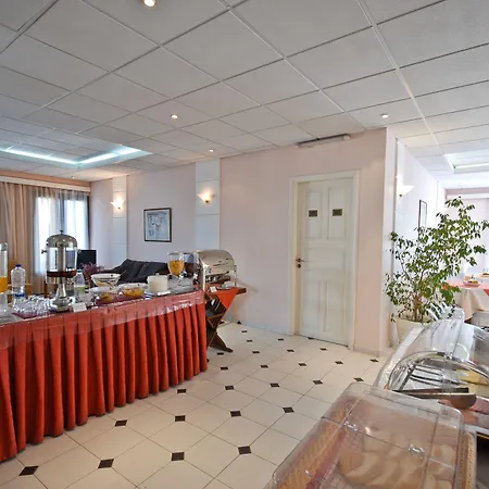 Coronis Hotel 2*
